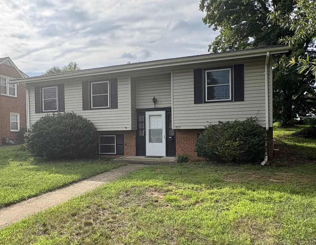 833 Jefferson Avenue Waynesboro VA 22980