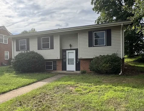 833 Jefferson Avenue Waynesboro VA 22980