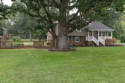 1107 Woodleigh Court Harrisonburg VA 22802