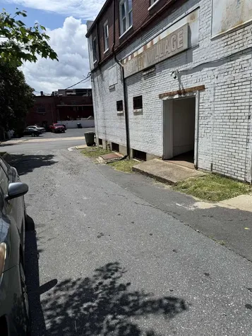 128 Wayne Avenue N Waynesboro VA 22980