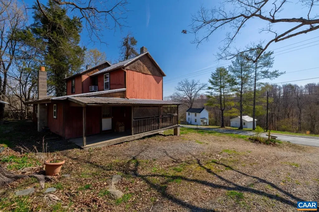 2143 Salem Road Schuyler VA 22969