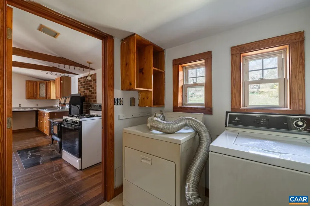 2143 Salem Road Schuyler VA 22969