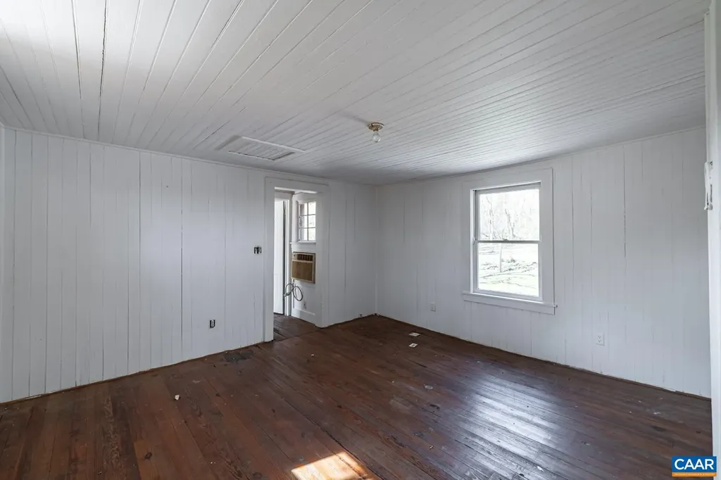 2143 Salem Road Schuyler VA 22969