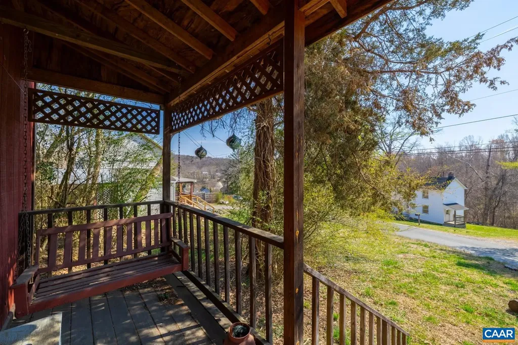 2143 Salem Road Schuyler VA 22969