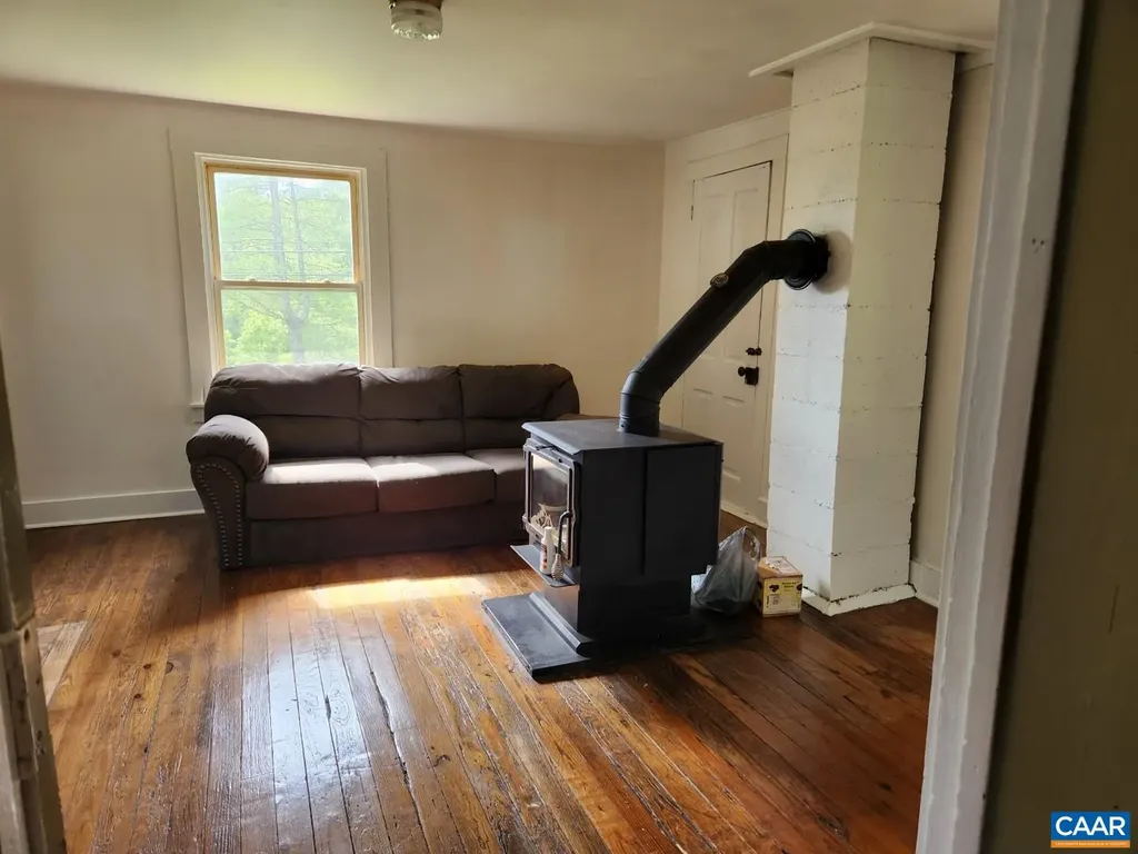 2143 Salem Road Schuyler VA 22969