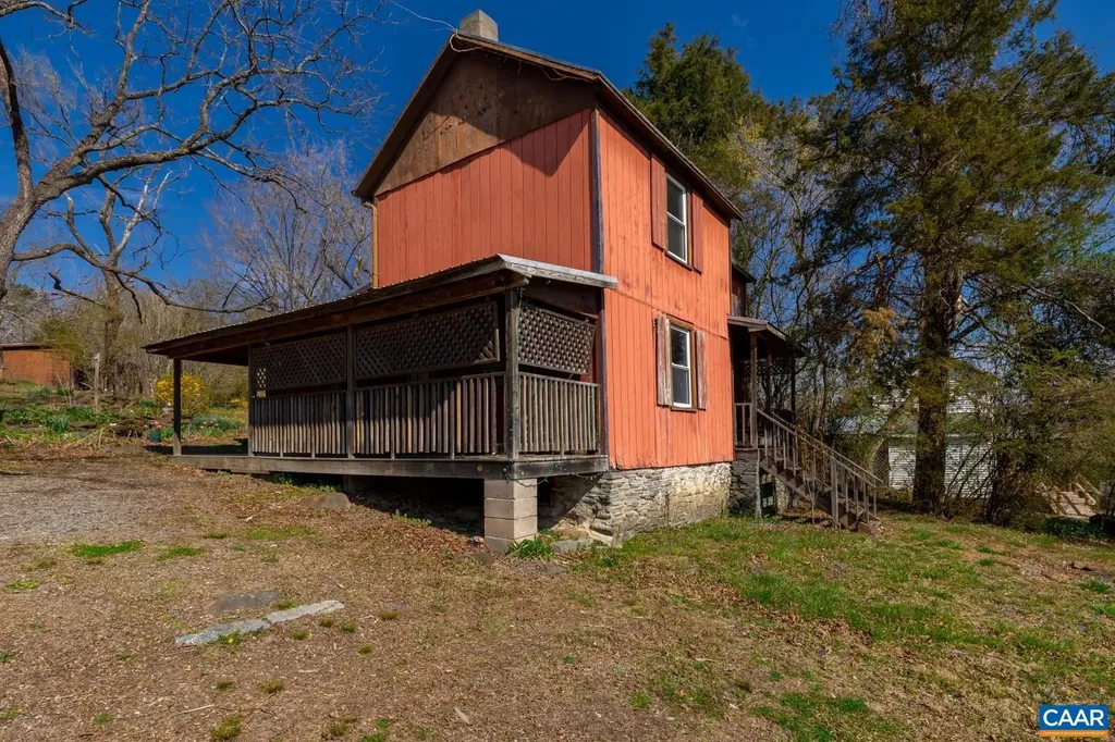 2143 Salem Road Schuyler VA 22969