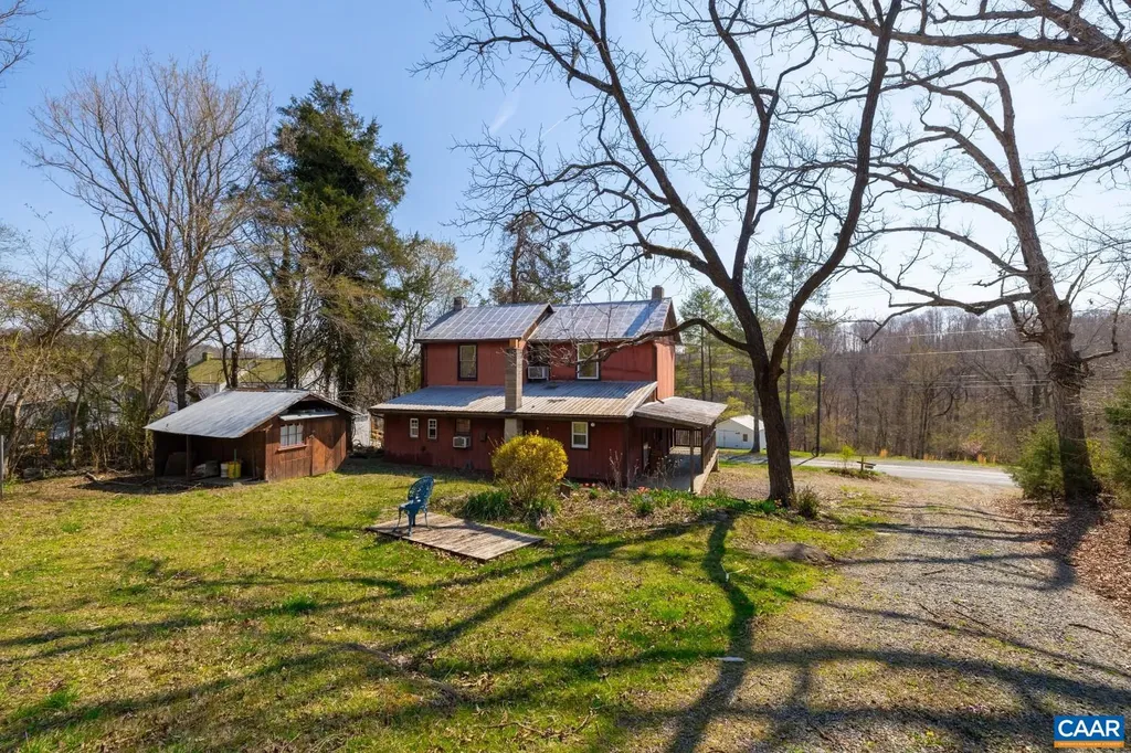 2143 Salem Road Schuyler VA 22969