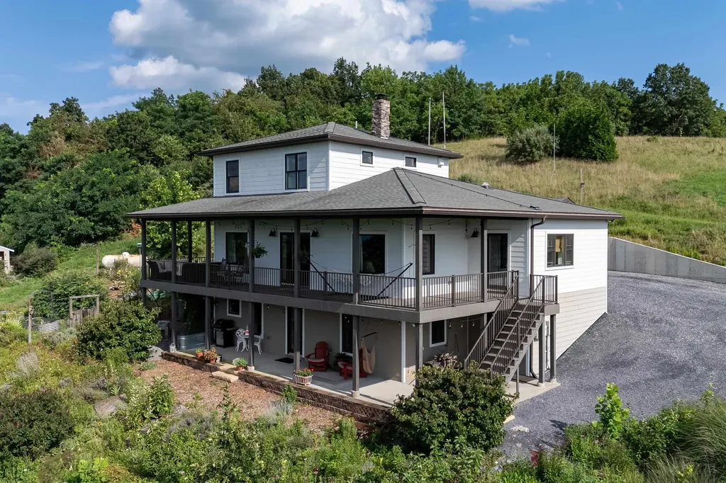 Broadway VA, 11180 Daphna Road