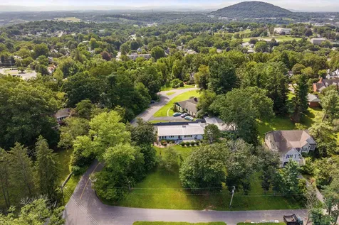 108 Overlook Road Staunton VA 24401