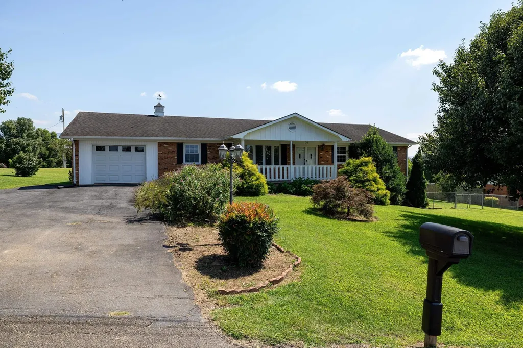 36 Canaan Street Luray VA 22835