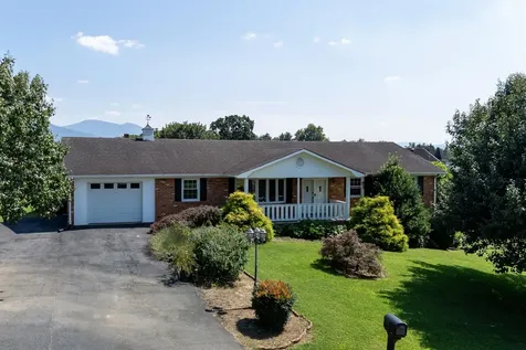 36 Canaan Street Luray VA 22835
