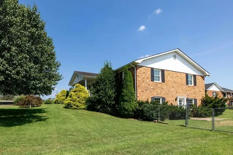 36 Canaan Street Luray VA 22835