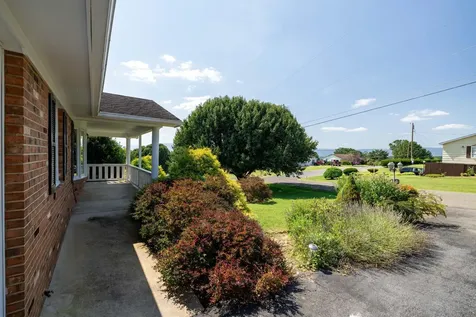 36 Canaan Street Luray VA 22835