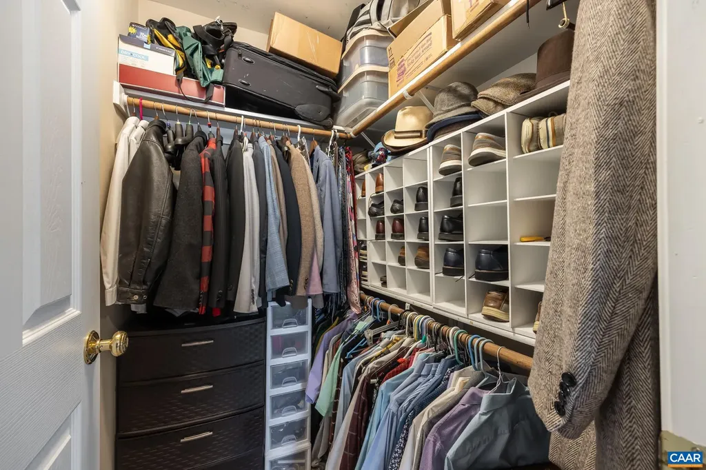 2102 Lakeshore Drive N Louisa VA 23093