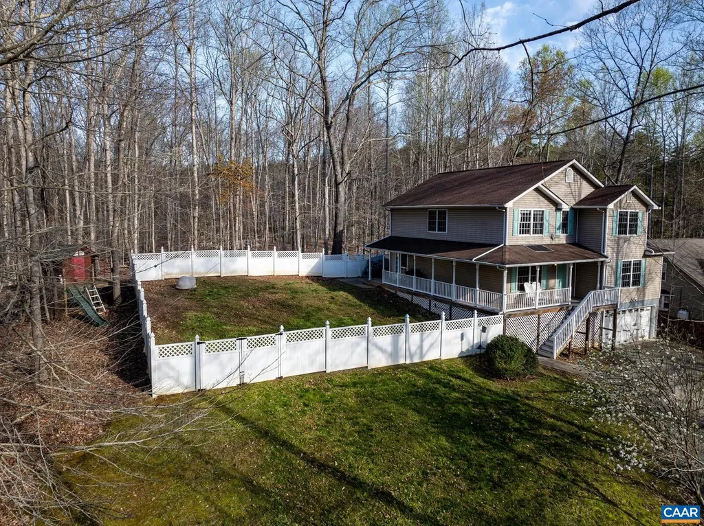 2102 Lakeshore Drive N Louisa VA 23093