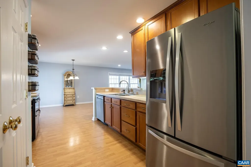 2102 Lakeshore Drive N Louisa VA 23093