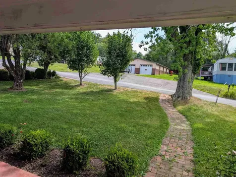 49 Kingstown Lane Hot Springs VA 24445