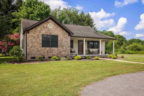 66 Denoncourt Lane Stuarts Draft VA 24477