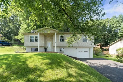 697 Alextine Drive Staunton VA 24401