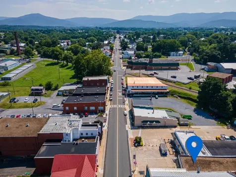 30 Main Street E Luray VA 22835