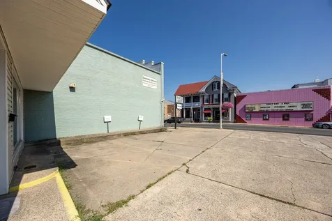 30 Main Street E Luray VA 22835