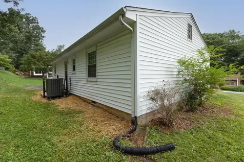 607 David Street Staunton VA 24401