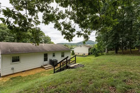 607 David Street Staunton VA 24401