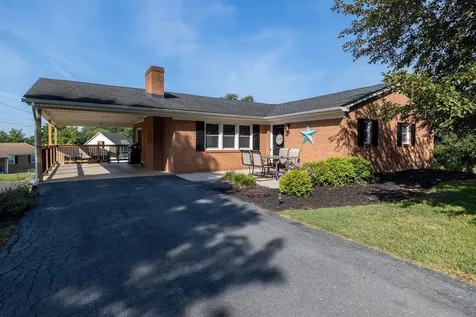 43 Walnut Street Fishersville VA 22939