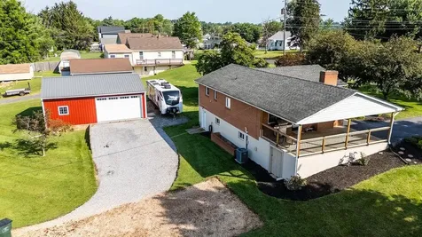 43 Walnut Street Fishersville VA 22939