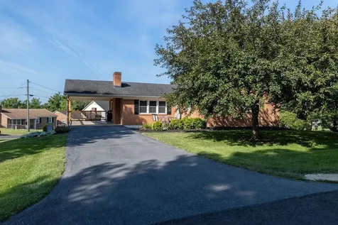 43 Walnut Street Fishersville VA 22939