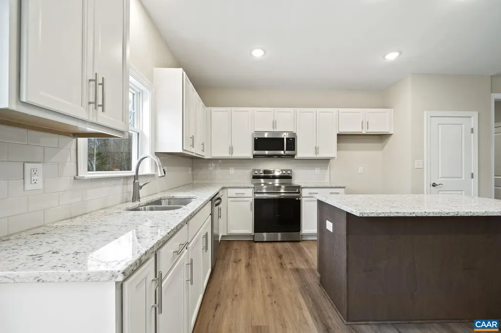 371 Glenmore Lane Keswick VA 22947