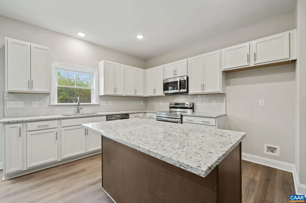 371 Glenmore Lane Keswick VA 22947