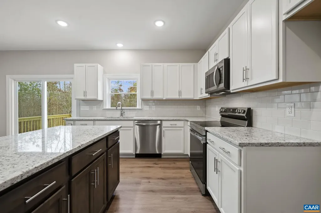 371 Glenmore Lane Keswick VA 22947