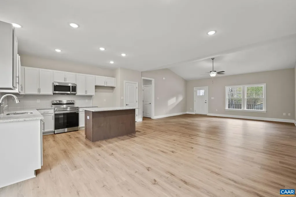 371 Glenmore Lane Keswick VA 22947