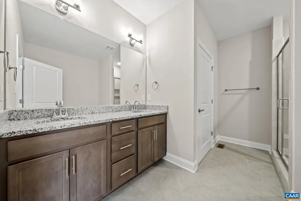 371 Glenmore Lane Keswick VA 22947