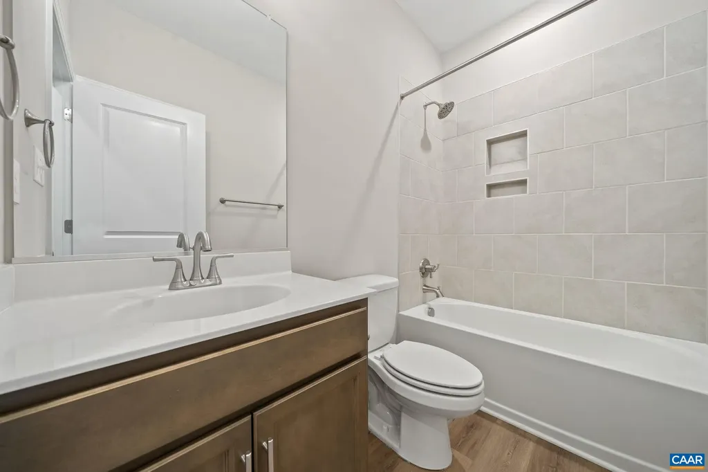 371 Glenmore Lane Keswick VA 22947