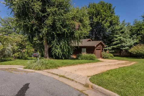 510 Stonefield Court Harrisonburg VA 22802