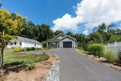 907 Powhatan Street Staunton VA 24401