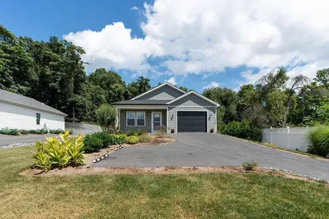 907 Powhatan Street Staunton VA 24401
