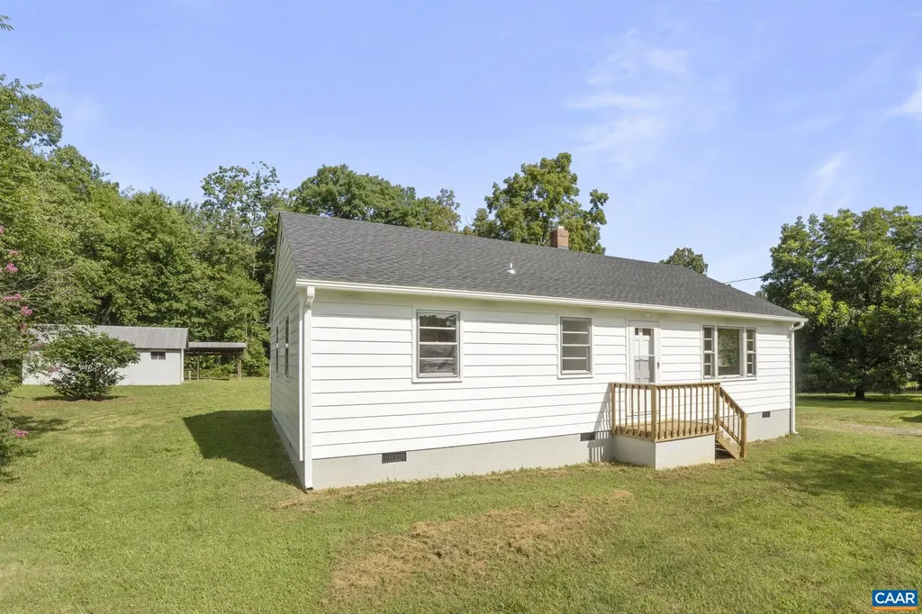 12395 Constitution Route S Scottsville VA 24590
