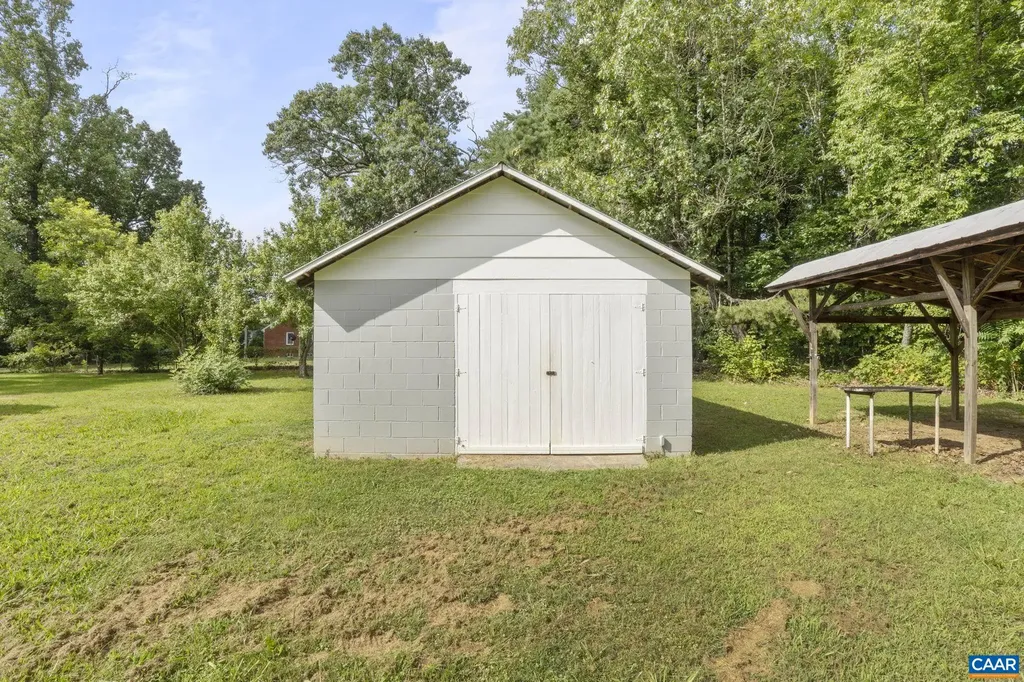 12395 Constitution Route S Scottsville VA 24590