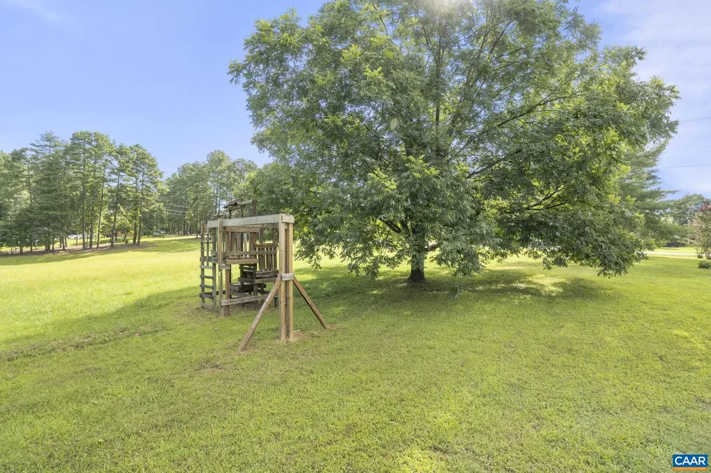 12395 Constitution Route S Scottsville VA 24590
