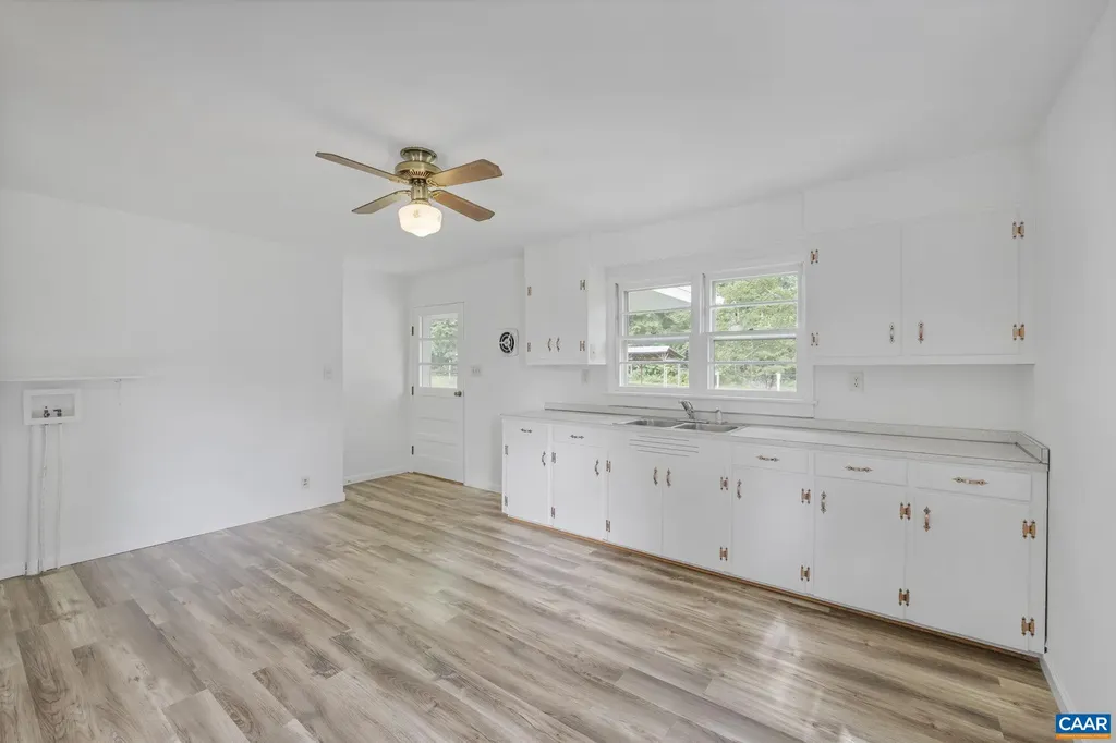 12395 Constitution Route S Scottsville VA 24590