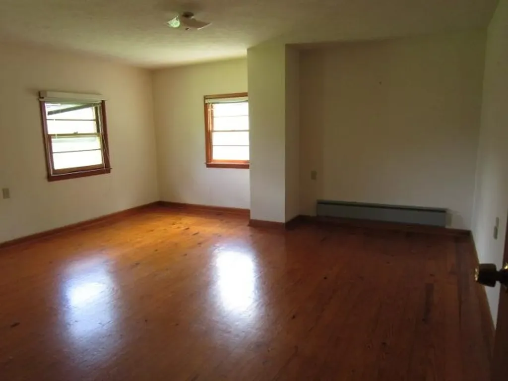 37 Oak Grove Lane Nellysford VA 22958