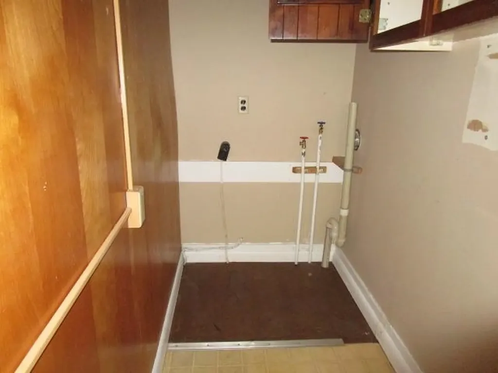 37 Oak Grove Lane Nellysford VA 22958