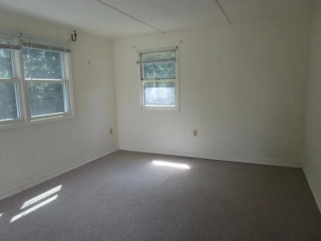 37 Oak Grove Lane Nellysford VA 22958