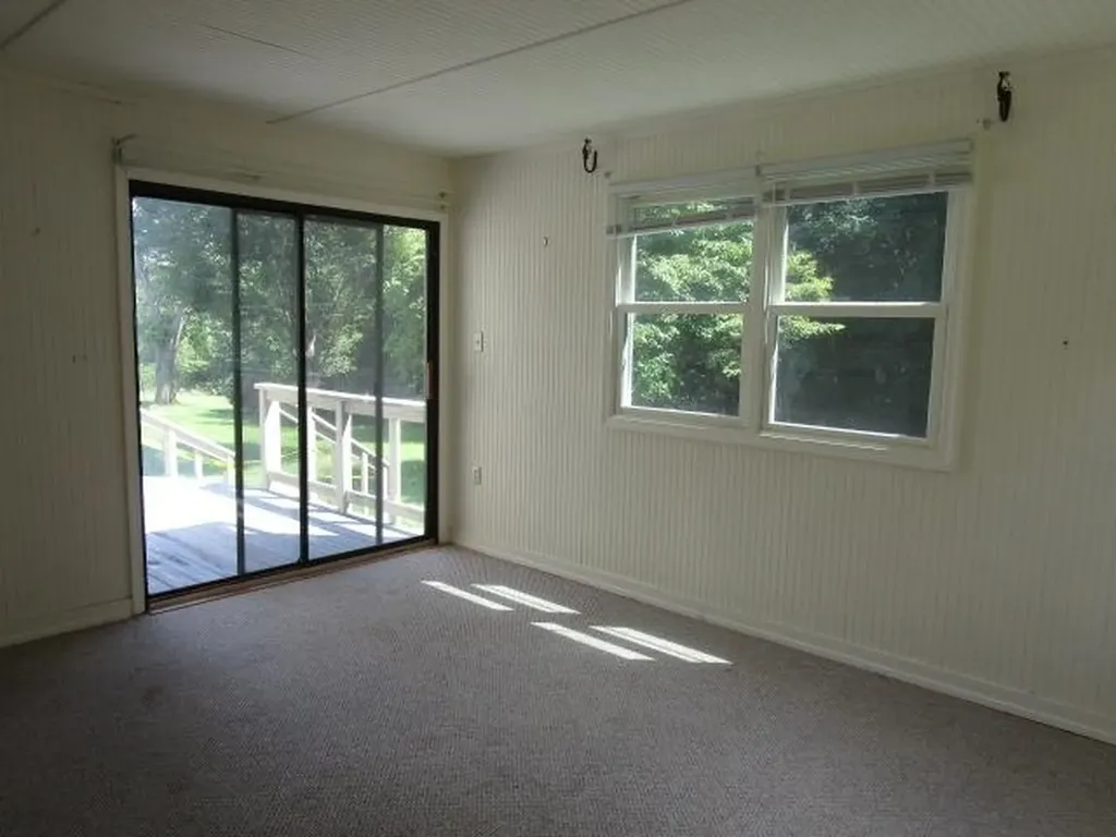 37 Oak Grove Lane Nellysford VA 22958