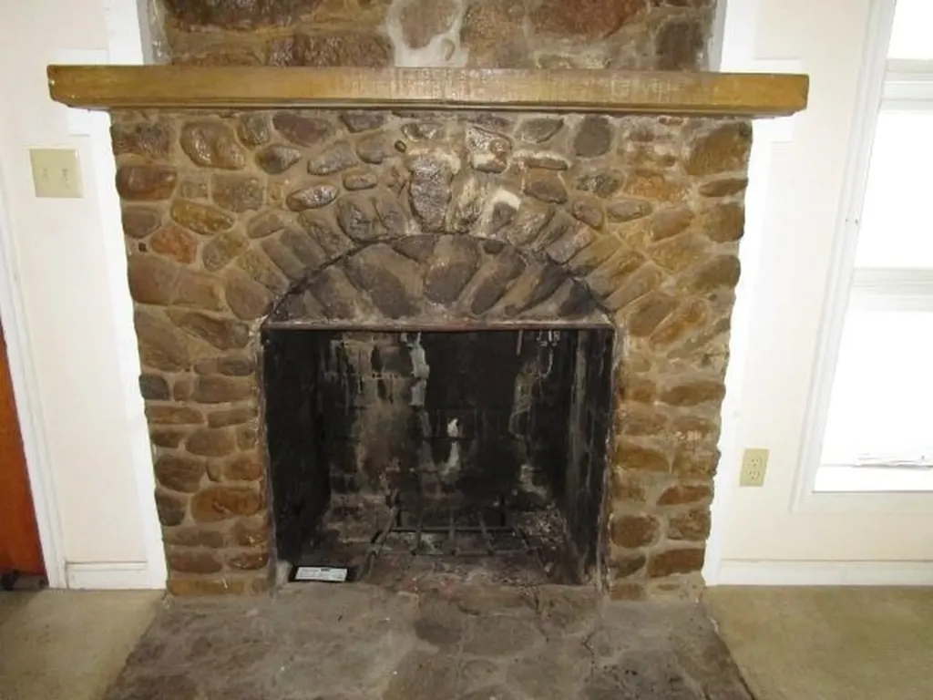 37 Oak Grove Lane Nellysford VA 22958