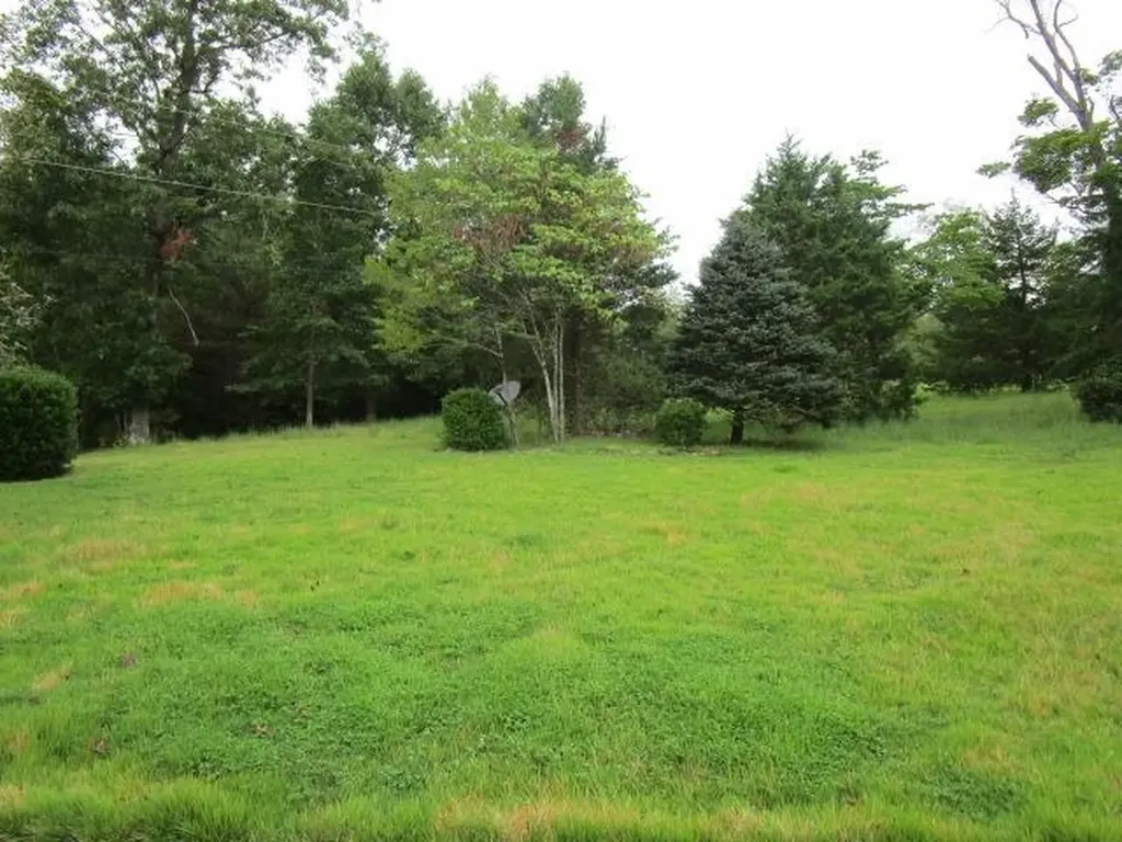 37 Oak Grove Lane Nellysford VA 22958