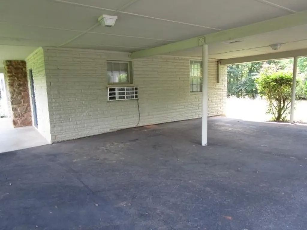 37 Oak Grove Lane Nellysford VA 22958